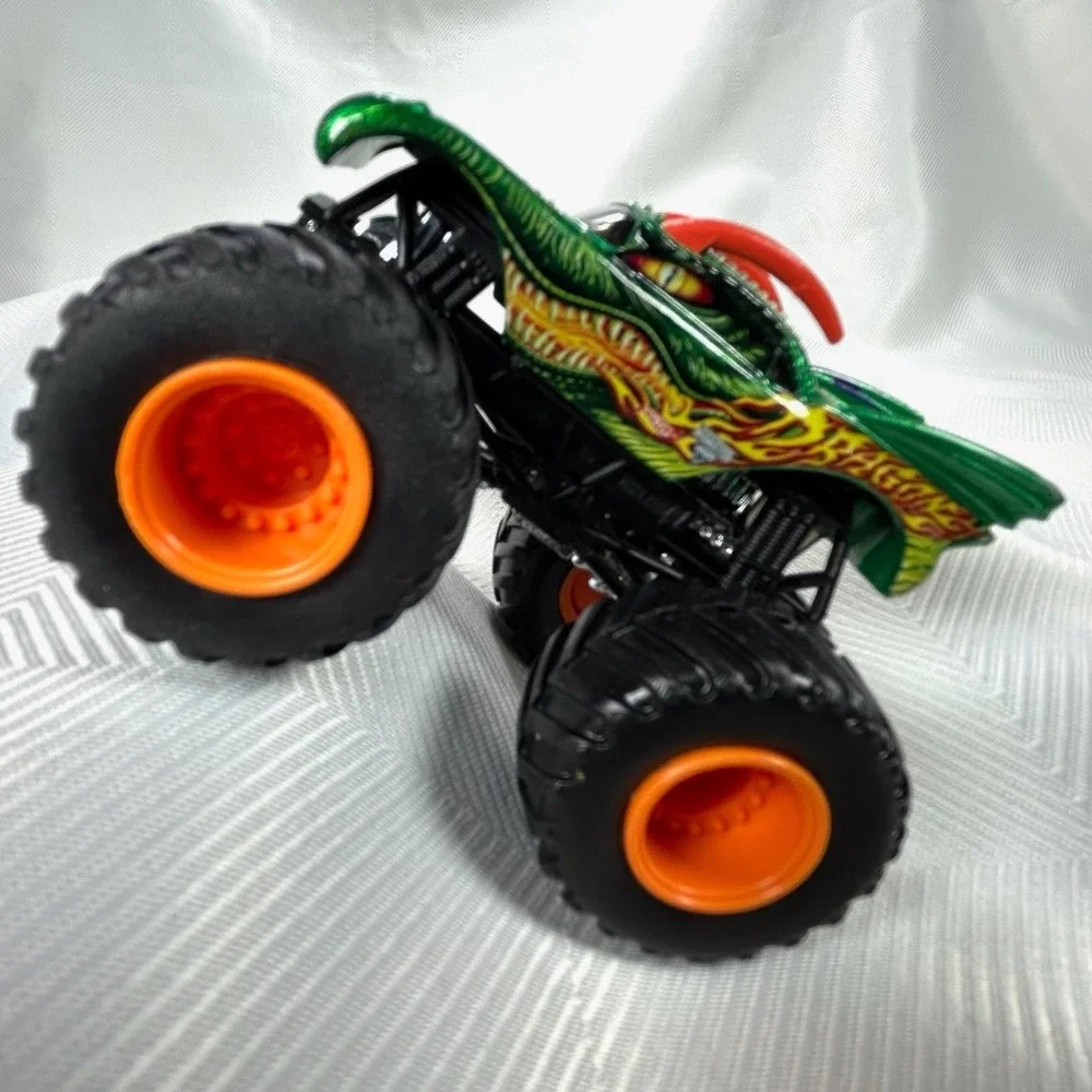 Lot of 5 Hot Wheels Monster Jam Trucks 1:64 - Various incl.Grave Digger 40 Anniv